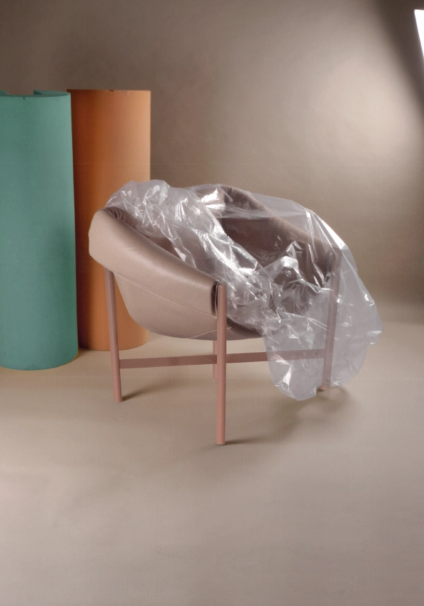 Falstaff leather armchair in nude by Stefan Diez for DANTE - Goods and Bads